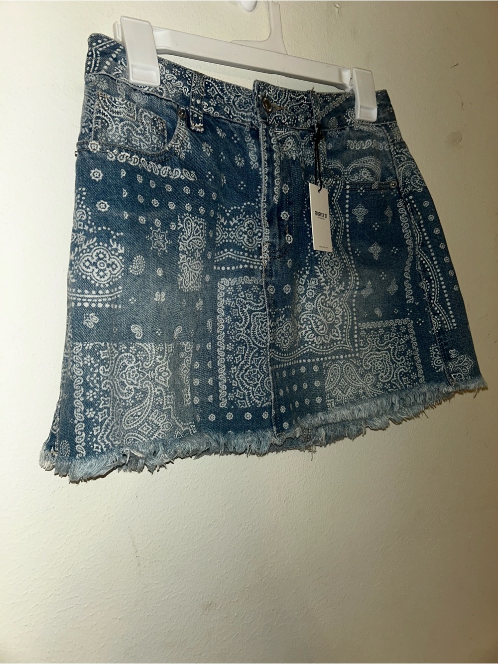 Forever 21 Mini Skirt NWT - Picture 2 of 7